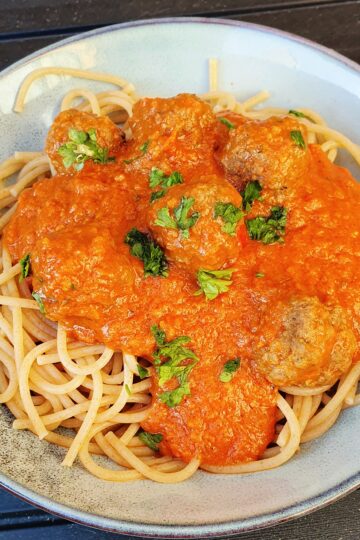 Kødboller i tomatsauce