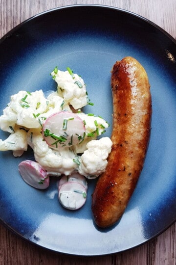 Blomkaalsalat og poelser