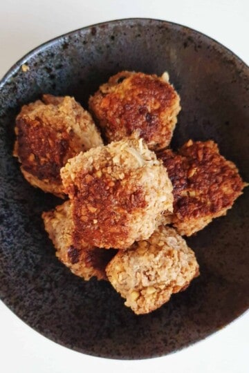 Kyllingefrikadeller med kikærter