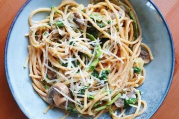 cremet pasta med champignon