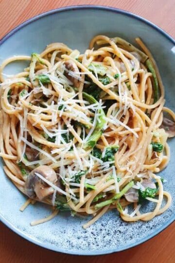 cremet pasta med champignon