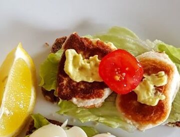 rugbrød med fiskefrikadelle