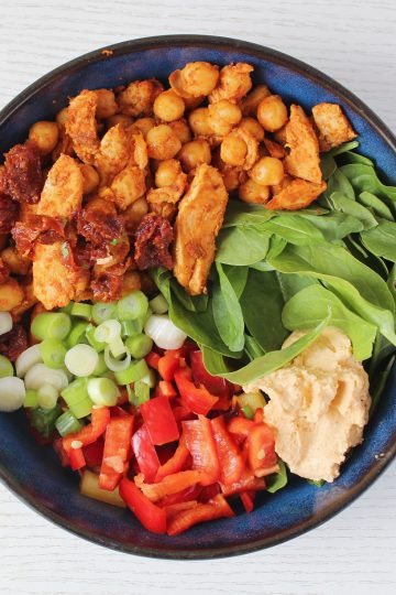 proteinsalat med kylling og kikærter