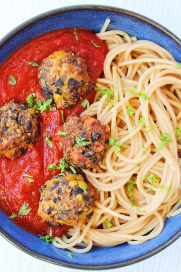 bønnekødboller i tomatsauce