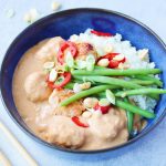 thaikyllingeboller peanutsauce